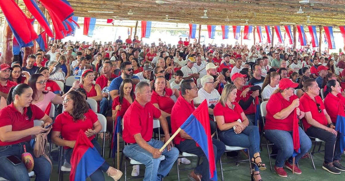 Juan Carlos hidalgo cierra gira por Pérez Zeledón con lleno total